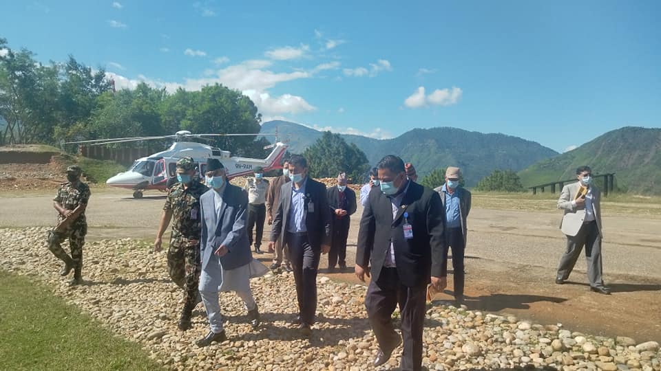 प्रधानमन्त्री शेरबहादुर देउवा सुदूरपश्चिम प्रदेशको बाढी, पहिरो र डुबान प्रभावित क्षेत्रमा पुगे